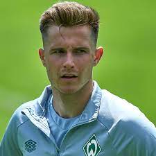 Dazu könnte ich mir vorstellen, dass man leute wie kapino oder jojo eggestein noch einbindet. Werder Bremen Coach Anfang Hat Keine Position Fur Jojo Eggestein News