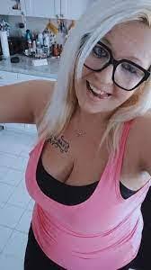 Becky Littlepage's Instagram, Twitter & Facebook