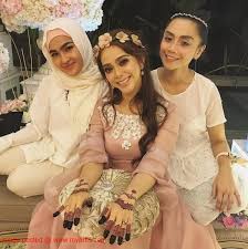 Sari yanti yang merupakan isteri kepada pelawak terkenal. Myartis Com Myartis My Artis February 2017