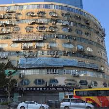 萊斯物業高級客戶經理劉曉華小姐 表示剛促成 位於九龍灣啟祥道 9 號信和工商中心單位，面積約 733 呎，以 335 萬元成交，平均呎價約 4,570 元，市場租價約 12,000 元，回報率 4 厘，原業主於 2012 年 178 萬購入，持貨 9 年，帳面獲利 1,578 萬，新買家為區內投資者 。 Photos At Sino Industrial Plaza ä¿¡å'Œå·¥å•†ä¸­å¿ƒ Building In Kowloon Bay