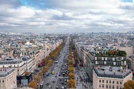 Nearly 2 kilometres in length, this historic thoroughfare runs from place de la concorde to the majestic arc de triomphe. Champs Elysees Paris Shops Offnungszeiten Tipps Infos
