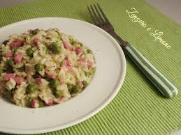 Imburriamo una pirofila e spolveriamola con pangrattato. Risotto Piselli E Prosciutto Zenzero E Limone