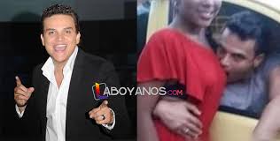 Foto De Silvestre Dangond Mordiendole Un Seno A Fanatica Genera Repudio