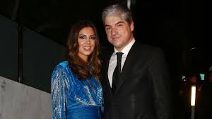 The fellowship of the ring (2001) online με ελληνικους υποτιτλους η συναρπαστική ιστορία του του φρόντο μπάγκινς, στη φοβερή μάχη κατά του «σκοτεινού 'αρχοντα», σάουρον. Stamatina Tsimtsilh Ti Synebh To Prwi Sto Spiti Me Tis Kores Kai Ton Syzygo Ths Znews