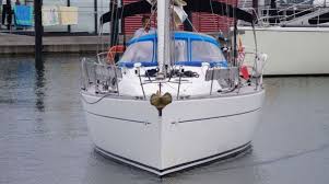 She has a hot and cold air conditioning system and solar.the wauquiez centurion 40s is every bit a sailor's sailboat. Used Wauquiez Centurion 40s For Sale