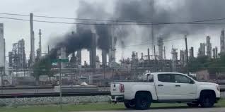 Large plume of smoke seen after explosion at Chalmette Refining