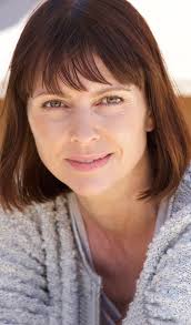 83 Elegant Short Hairstyles For Women Over 50 To Try