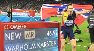 Norway's karsten warholm produced a devastating performance to smash his own world record and win the olympic men's 400 metres . Karsten Warholm Vom Mehrkampfer Zum Hurden Star Leichtathletik De