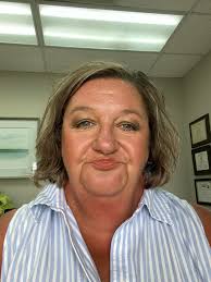 Light and easy Monday makeup selfie