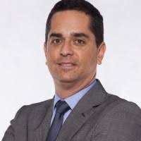 1600+ "Polit" profiles