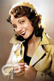 Laura Wickline's Instagram, Twitter & Facebook