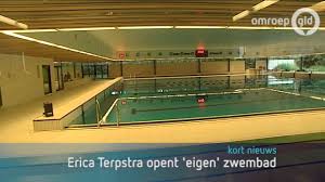 We would like to show you a description here but the site won't allow us. Erica Terpstra Opent Eigen Zwembad Youtube