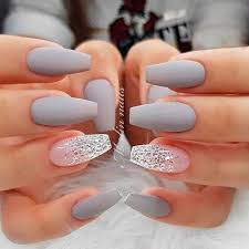 Grey is a great colour for transitioning between warmer and colder seasons as you can have various shades that fit in the different seasons. Grey Acrylic Nails Mani My Blog