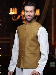 Pakistani Waistcoat With Shalwar Kameez For Men Stylish Waistcoats Waistcoat Designs Mens Shalwar Kameez