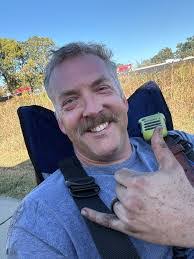 Elizabeth Strode's Instagram, Twitter & Facebook