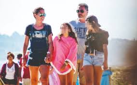 Tal como mostrou na sua página de instagram, a atriz foi surpreendida ao. Fernanda Serrano No Algarve Apanhamos A Atriz Durante As Ferias Em Familia Nova Gente