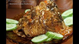 Gurame sambal ijo saus padang. Memasak Gurame Saus Padang Indonesian Traditional Food Ndeso S Roso Sauce Carp Padang Youtube