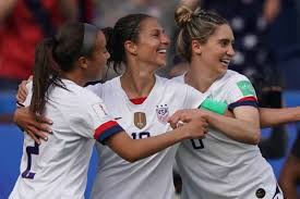 Net worth of carli lloyd:$500 thousand. How Much Does The Uswnt Earn Compared To Usmnt Goal Com