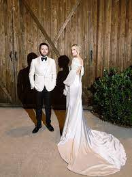 Erin Foster Wore A Danielle Frankel Dress With A Statement Sleeve At Her New Year S Eve Wedding In Nashville Bride Nashville Wedding Vogue Wedding