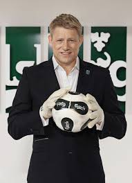 Born 18 november 1963) is a danish former professional footballer who played as a goalkeeper. Peter Schmeichel Wikipedia