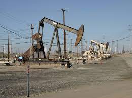 À la longue ça fait 150 euro à la fin de l'année et pour moi c'est beaucoup car j'ai de petits revenu! The Orange Petrole Menager A La Pompe Var La Production De Petrole Augmente Encore L Usine Matieres Premieres Var Comparateur Des Prix Des Carburants Des Pompes A Essence