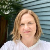 Liz Tinker's Instagram, Twitter & Facebook