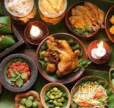 Leunca lazim dimakan mentah sebagai lalap atau campuran sambal, atau dimasak tumis, buah ini juga dikenal sebagai tanaman obat karena dipercaya dapat mencegah . 10 Rekomendasi Makanan Khas Sunda Yang Selalu Dicari Masyarakat Indonesia