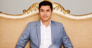 He moved to england when he was eight years old with his family. Henry Golding Wiki Bio Age Career Height Spouse Net Worth