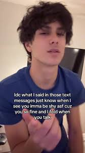 Video di ser🕷️ (@seraahr) su lyrics text