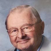 Lisa Gratton's Instagram, Twitter & Facebook