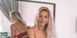 Petit à petit, elle s'est affirmée comme la capitaine dépassant de loin le fraté julien ancien capitaine. Jessica Thivenin Une Photo D Elle Avant La Chirurgie Choque La Toile Mce Tv