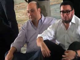 استدعاء ولي عمرو ( 2019 ). Ø¹Ù…Ø±Ùˆ Ø£Ø¯ÙŠØ¨ ÙŠØµØ§Ø¨ Ø¨Ø§Ù†Ù‡ÙŠØ§Ø± Ø£Ø«Ù†Ø§Ø¡ Ø¬Ù†Ø§Ø²Ø© ÙˆØ§Ù„Ø¯ØªÙ‡ Ø§Ù„Ù…Ø¯ÙŠÙ†Ø© Ù†ÙŠÙˆØ²