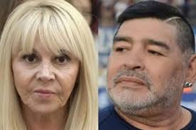 Diego Maradona Y Claudia Villafane Volvieron A Discutir Por La Serie Del 10 Minuto90