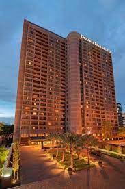 It offers an outdoor pool and fitness centre. Hotel Double Tree By Hilton Hotel Suites Houston By The Galleria Houston Trivago Com