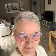 Danke @reim.matthias für dieses wundervolle Duett ✨ es ist mir eine Riesen  Ehre, dass du ein Teil meines Albums bist 🙏🏽✨🖤 kann es kaum erwarten  diesen Song am Freitag zu performen 🥰