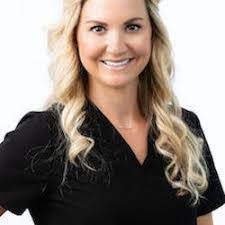 Julia Gorelik's Instagram, Twitter & Facebook