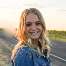 Meet Our Experienced Family & Marriage Therapists in Lakewood