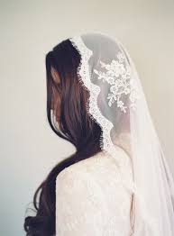Lace Mantilla Wedding Veil Spanish Bridal Veil Drapey Veil Etsy Lace Mantilla Veil Lace Mantilla Veil Hairstyles