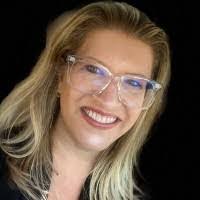 Amanda Herdman's Instagram, Twitter & Facebook