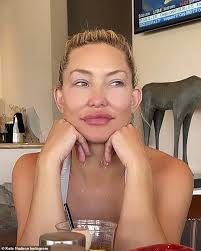 On the february 19 episode of jimmy kimmel live!, kate hudson channeled all the charisma and charm of her hollywood ancestors to smooth over public relations regarding her new film. Kate Hudson Plays With Extreme Face Change Filter On Social Media Fr24 News English
