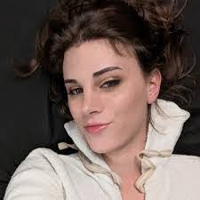 Stephanie Thor's Instagram, Twitter & Facebook