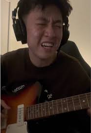 Foto Rich Brian D Stream