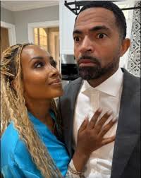 AMBER HAS A HEART OF GOLD, CHILE PLEASE IM'ME PRAY I GET A HEART LIKE  HER'S...CAUSE I WAS GONNA BE GONE LIKE POOF...LONG TIME.**