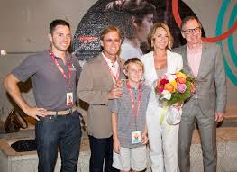 Ihr außergewöhnliches olympisches debüt half. Nadia Comaneci Le Retour De La Reine Jdm