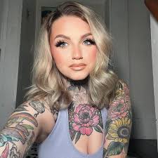 happier. • • • • • #makeupbyashleyrichter #softglammakeup #mnmakeupartist  #mnmua #minneapolismakeupartist #minneapolismua #mnbridalmakeup #mnbrides