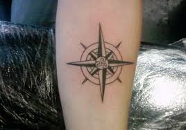 While tattooed together the map, the compass and rope can be a sign of a world traveler or a sailor who have been all around the globe even if the tattoo design is simple and consists of a circle and four needles that point in each direction, it is elegantly looking and interesting. Tatto Wallpapers Simple Compass Tattoo