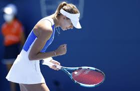 Magda linette is a polish professional tennis player. Wta Montreal Bicycle In The Doubles Match Magda Linette Alicja Rosolska Continues To Play With A