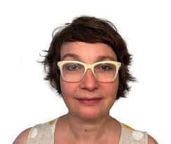 Spanish-language event introduces Latina eighth graders to STEM