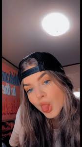 Lauren Holly Gameboy