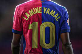 🚨🚨 𝐑𝐄𝐕𝐄𝐀𝐋𝐄𝐃: Lamine Yamal getting the 10 jersey number next season is possible, with Ansu likely to leave in the summer — reports Sport.